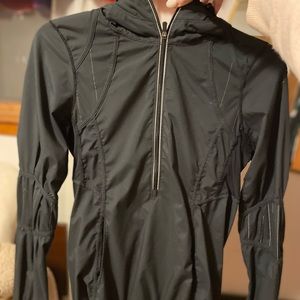 Lululemon wind breaker half zip
